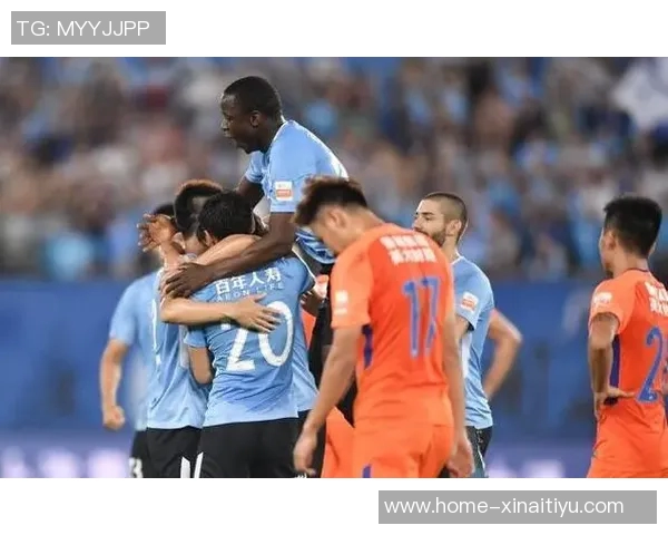 大连一方迎战山东鲁能争夺中超积分榜重要位置的关键之战